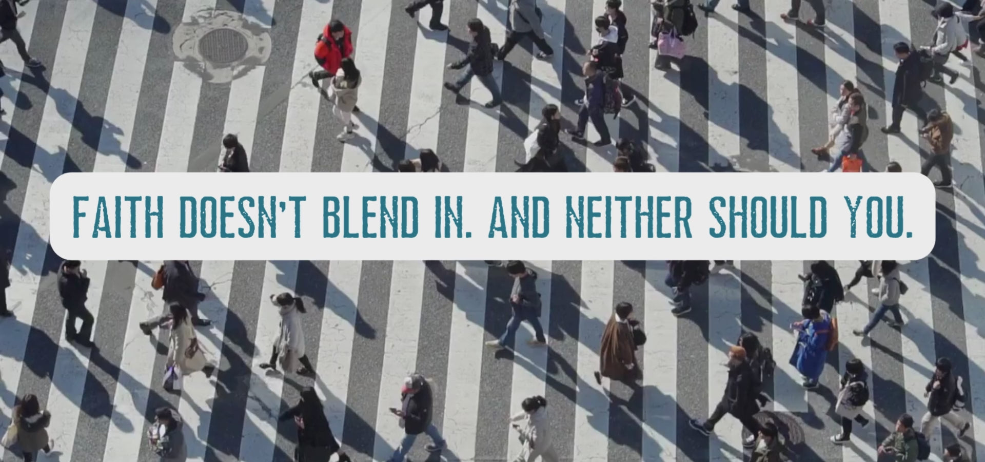 Load video: walking people